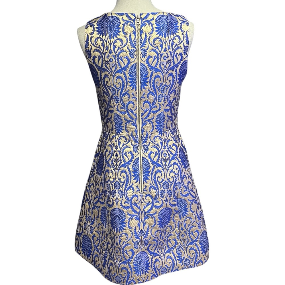 Alice + Olivia 'Carrie' floral jacquard sheath dress, sleeveless size 4 - Picture 3 of 11